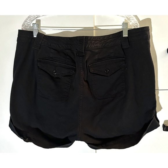 Torrid Shorts 18 Feel the Fit Black Denim Jeans Rolled Cuff Mid Rise Stretch - Picture 4 of 5